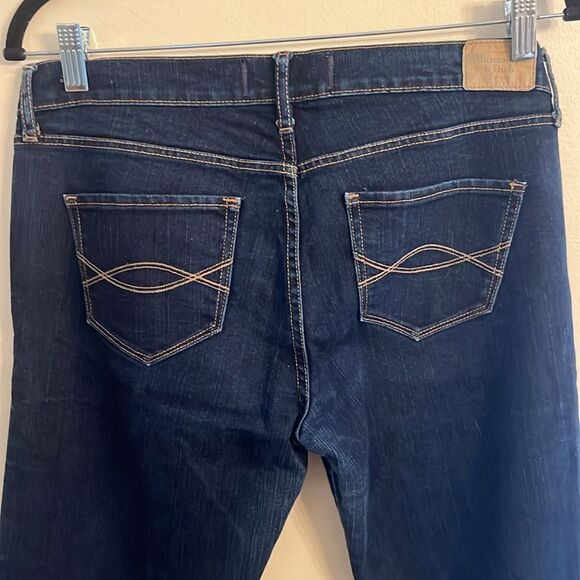 Abercrombie and Fitch Erin Straight Jeans Long - Picture 4 of 7